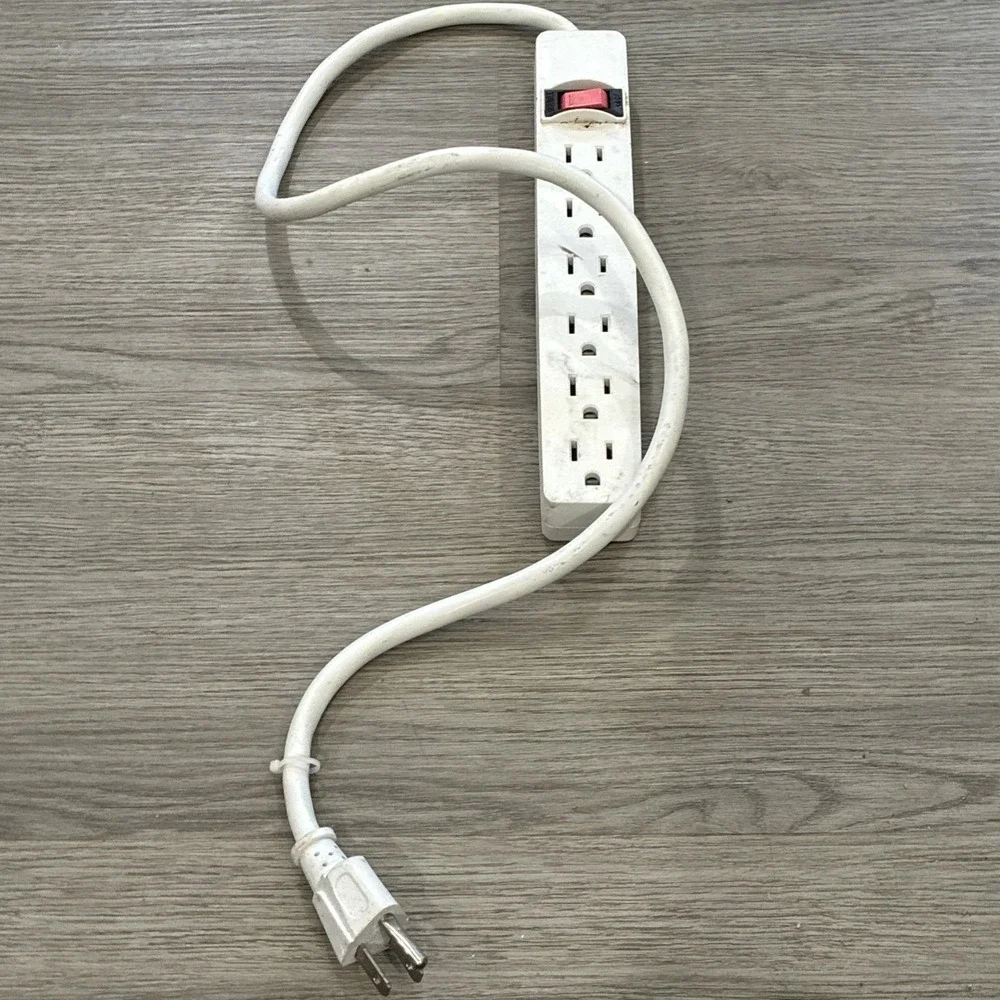 Kingtec 6 Outlet 3ft Cord - Surge Protector Power Tap Strip Circuit Breaker UL